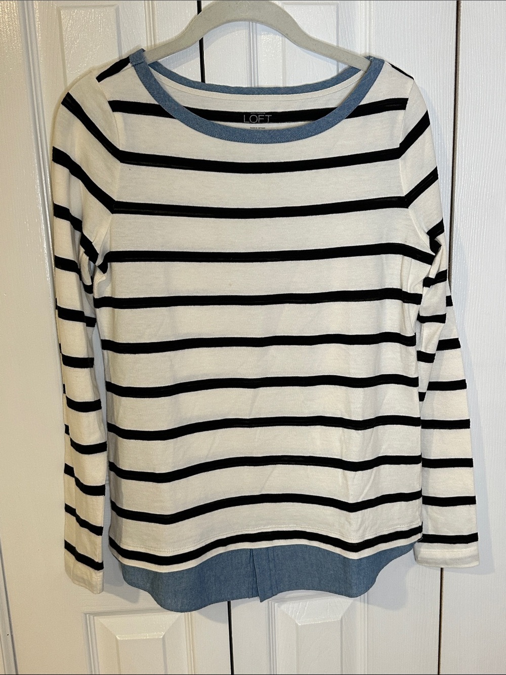LOFT White & Black Striped Long-Sleeve Tee with Blue Trim | S